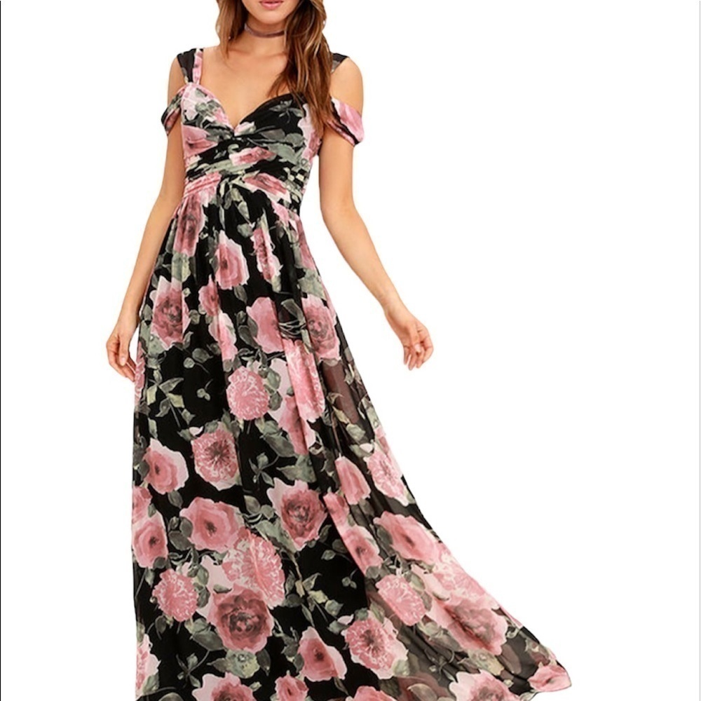 Lulu’s NWT Give Me Amore Floral Print Maxi Dress Size Medium in Pink Rose